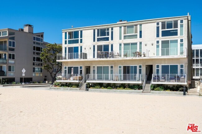 Building Photo - 4403 Ocean Front Walk