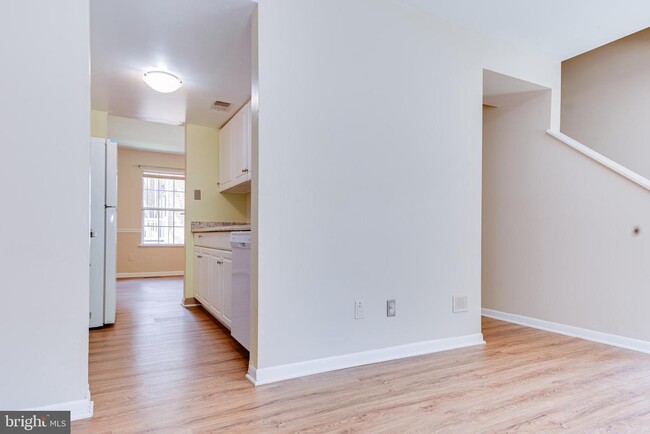 Building Photo - 9073 Lambskin Ln
