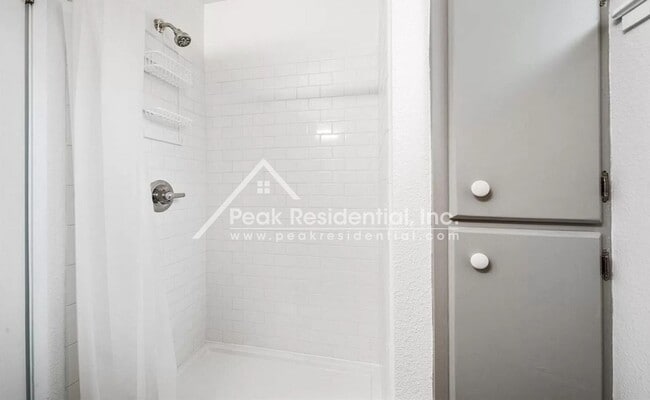 Building Photo - Updated 2bd/2ba Foothill Farms Duplex With 1 Car Garage