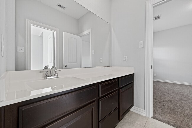 Building Photo - 16114 Sydneyann Dr