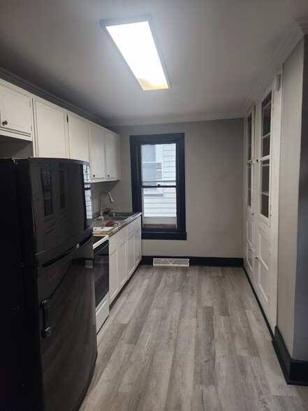 Building Photo - 2744 Pinard St