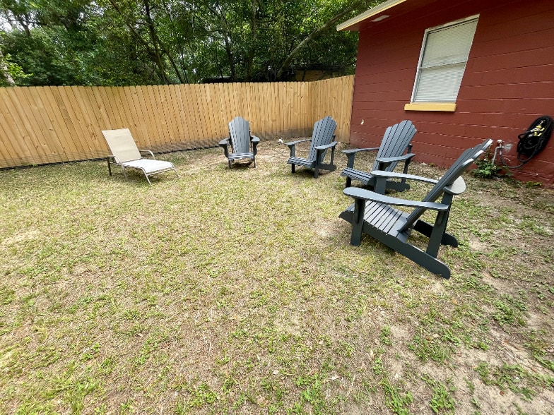 Building Photo - 193 E Highland Dr