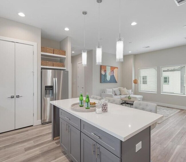 Building Photo - Luxury New Construction Home for Lease – E...