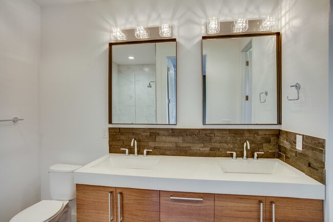 Building Photo - 2228 W Powers Ave