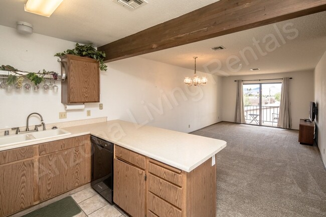 Building Photo - CENTRALLY LOCATED 1 BEDROOM CONDO