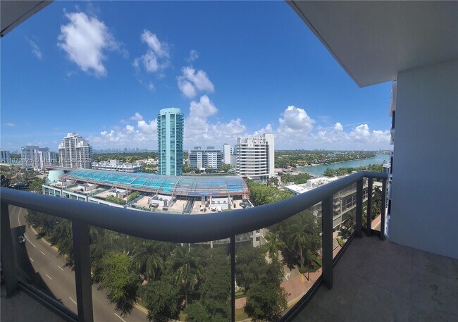 Building Photo - 6039 Collins Ave