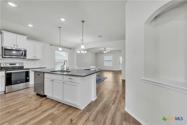 Building Photo - 2420 Elba Dr