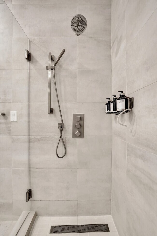 Building Photo - 1220 17th St