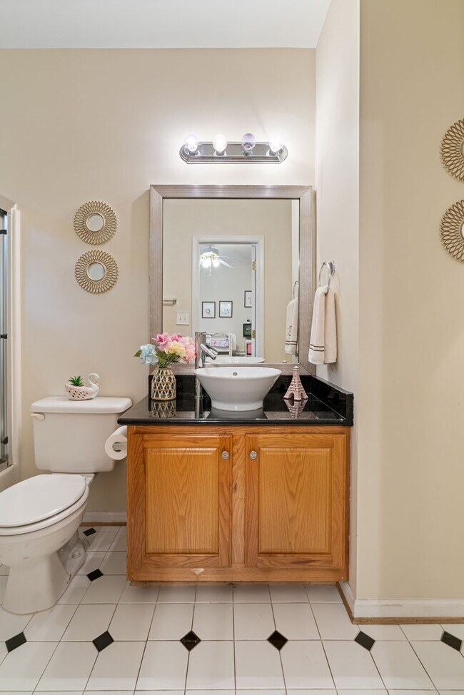 Building Photo - ***Amazing opportunity to rent this beauti...