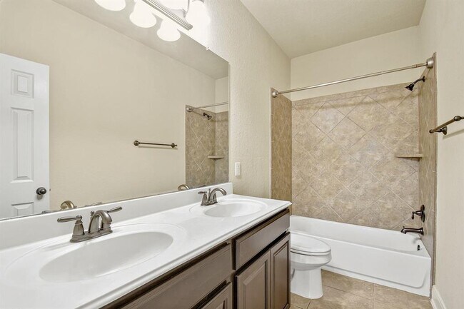 Building Photo - 136 Gruene Haven