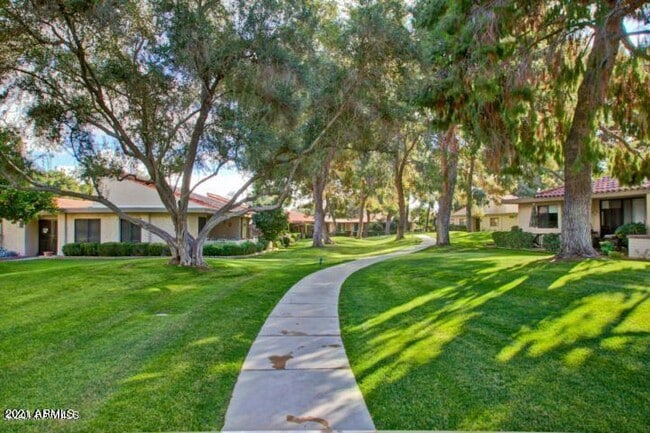 Building Photo - 7706 E Vista Dr