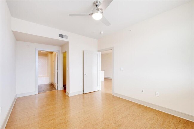 Building Photo - 3016 Guadalupe St