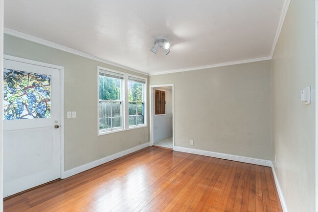 Building Photo - 820 Pacific Ave