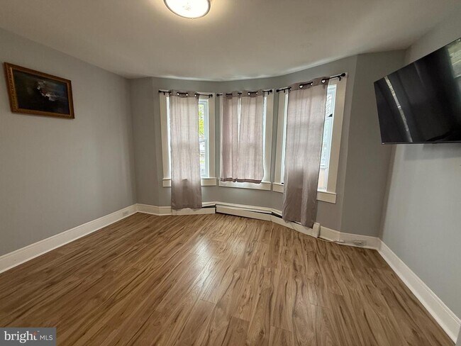 Building Photo - 129 Clearfield Ave