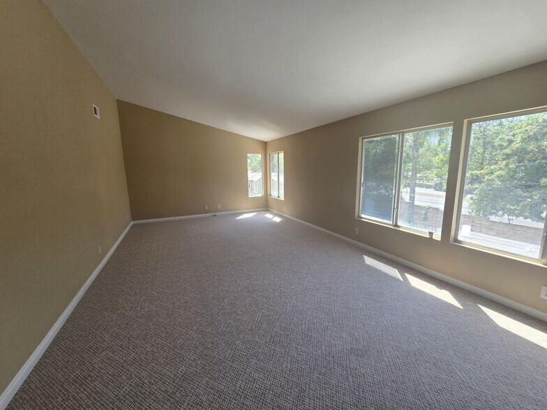 Building Photo - 2382 MacBeth Ave