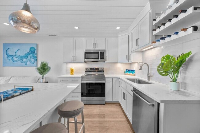 Building Photo - 17735 Front Beach Rd