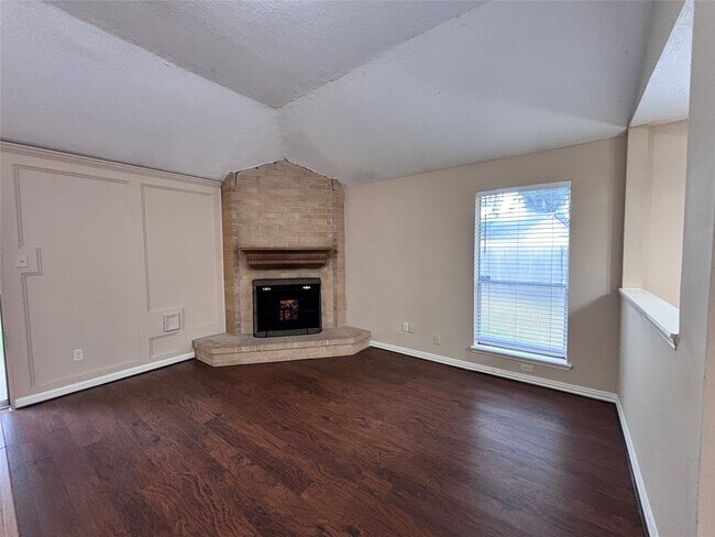Building Photo - 15231 Cabots Landing Dr