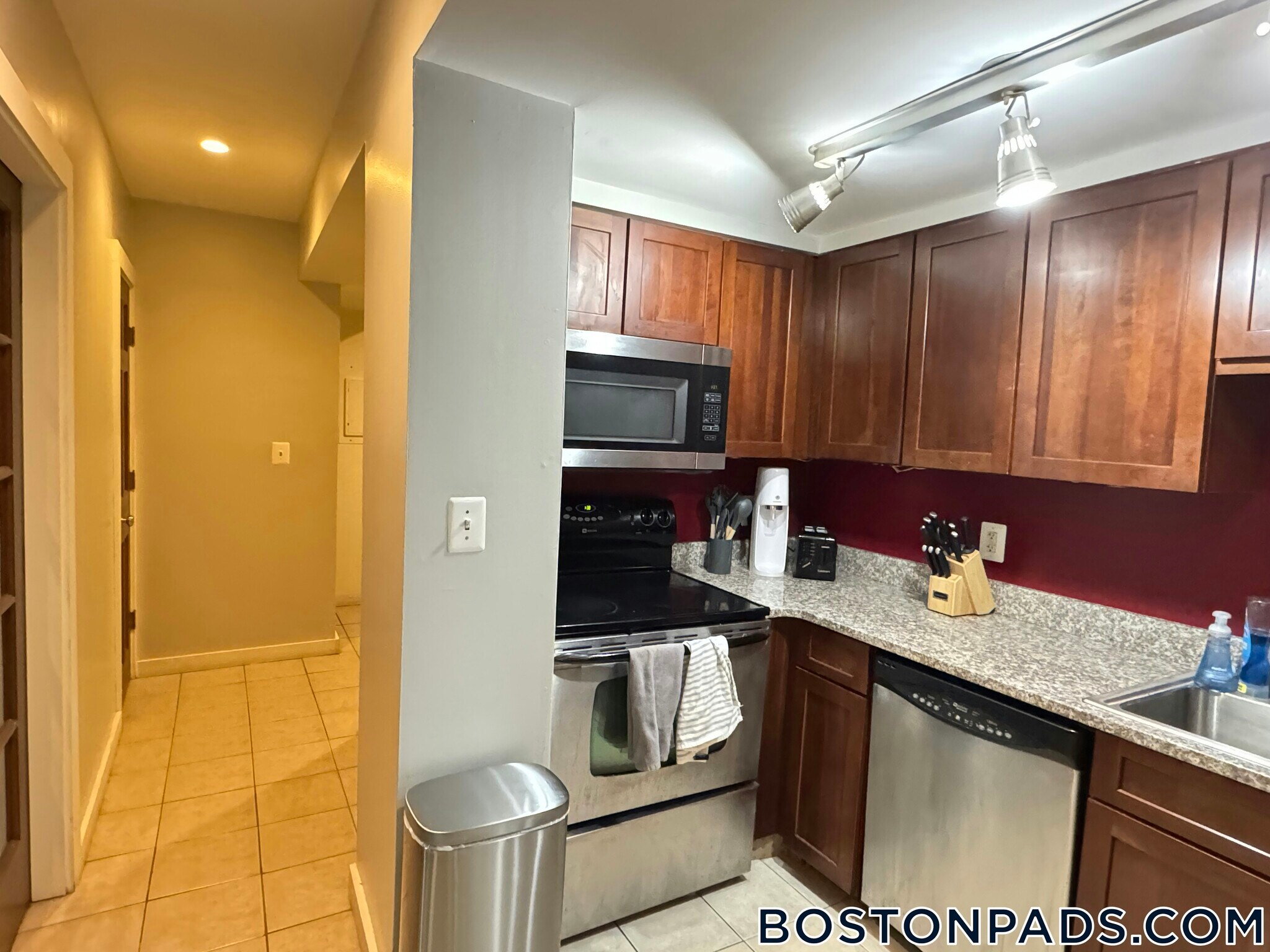 Building Photo - 28 Symphony Rd