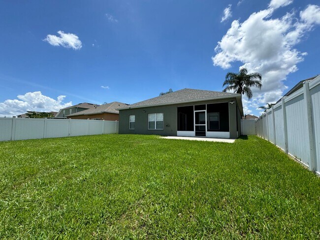Building Photo - Beautiful 3/2 home near Lake Nona ~ Fenced In Yard ~ LVP & Tile Flooring ~ Community Pool!