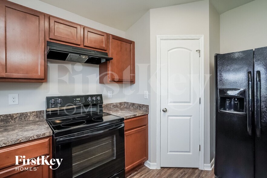 Building Photo - 1123 SW 16th Terrace