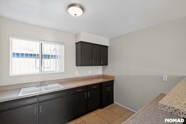 Building Photo - 6502 N 17th Ave