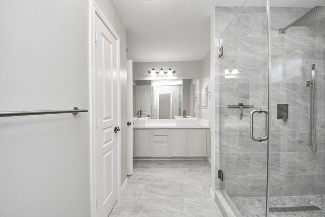 Building Photo - 14302 Jaubert Ct