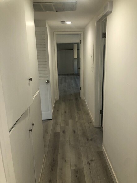 Building Photo - 10823 Camarillo St