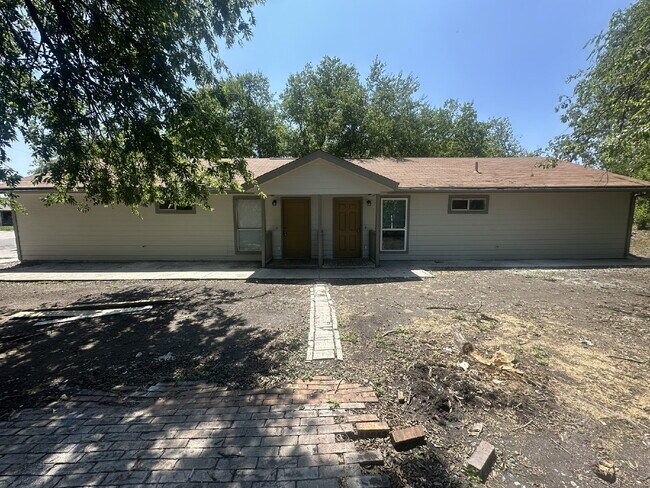 Primary Photo - 1311 Hortencia Ave