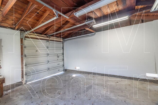 Building Photo - 615 Garner Ln