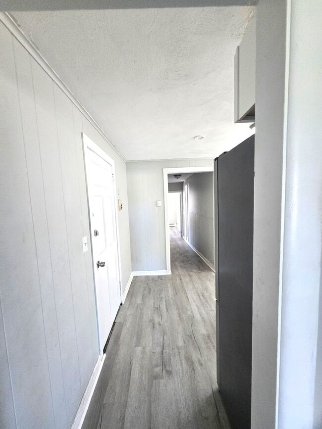 Building Photo - 150 Sisson St