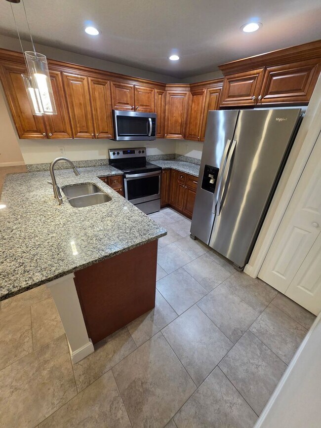 Building Photo - Beautiful Home near Busch Gardens!