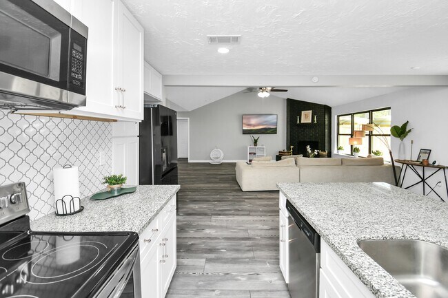 Building Photo - 5706 Sunnygate Dr