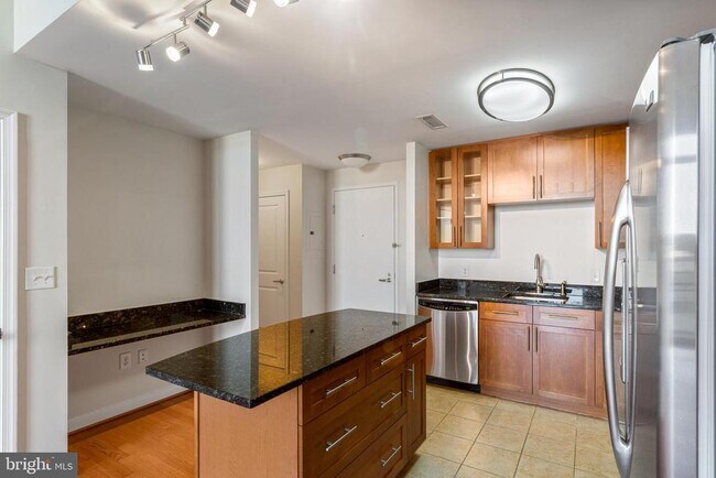 Building Photo - 155 Potomac Passage