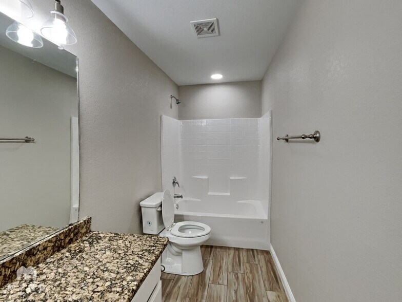 Building Photo - 709 Rolling Terrace Cir