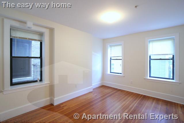 Building Photo - 881 Massachusetts Ave