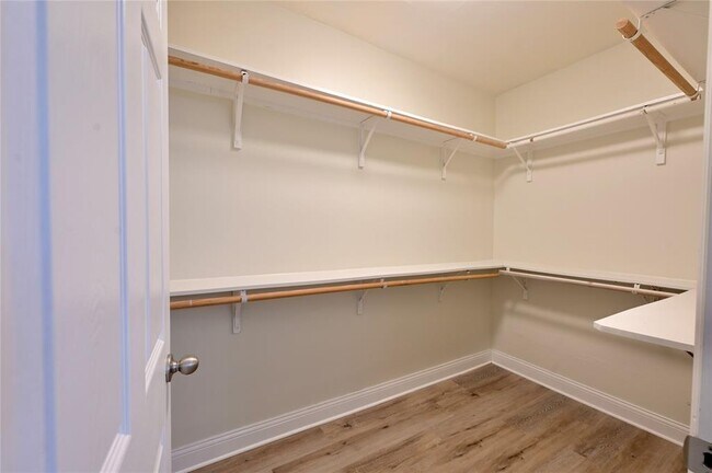 Building Photo - 6802 Creedmoor Rd