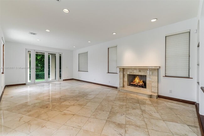 Building Photo - 184 Paloma Dr