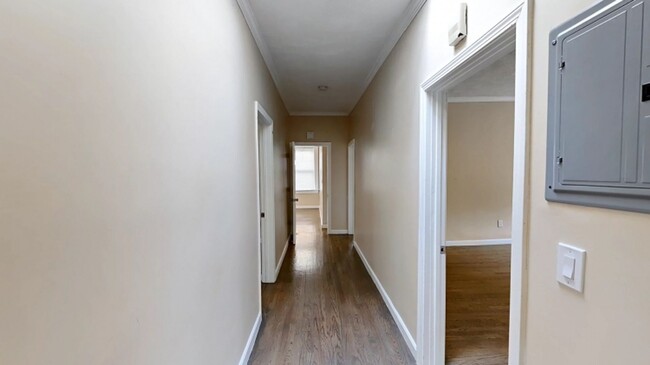 Building Photo - Pet Friendly, Student Friendly, Renovated ...