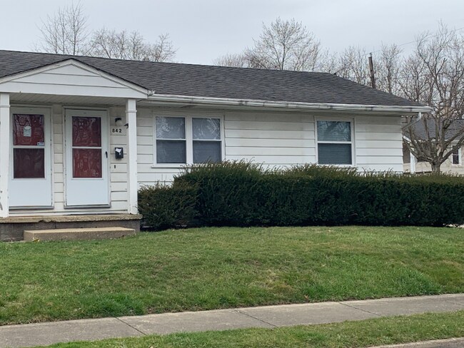 Building Photo - 1210 Wyley Ave