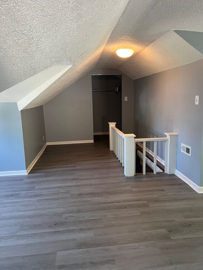 Building Photo - Coming soon- Cute 2 bedroom Cape Cod with ...