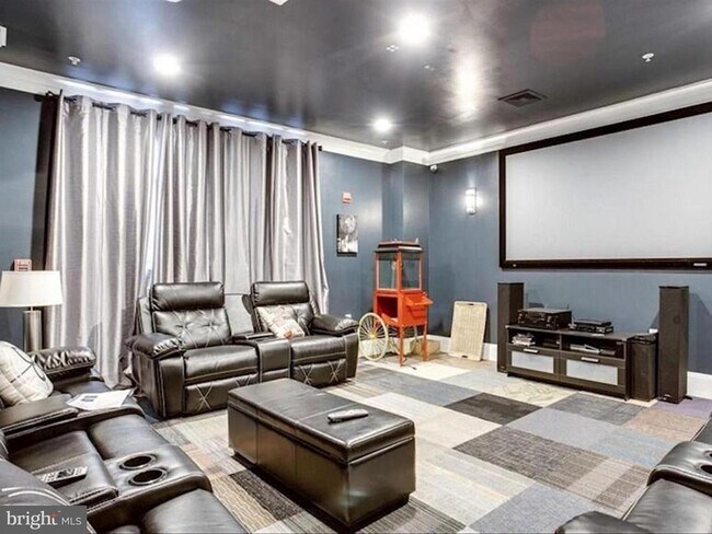 Building Photo - 2465 Army Navy Dr