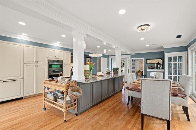 Building Photo - 1 Deer Island St