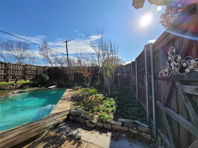 Building Photo - 3516 Wildwood Cir