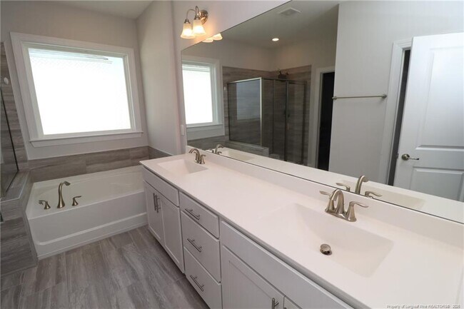 Building Photo - 2936 Baronial St