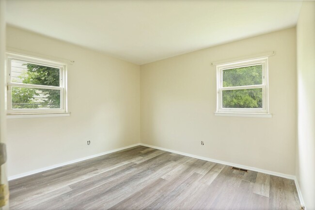 Building Photo - You won't want to miss this home