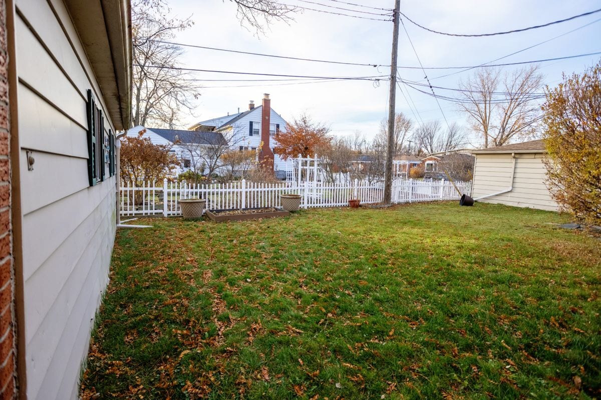 Building Photo - 28115 Little Mack Ave