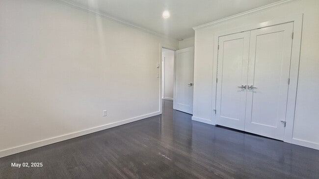 Building Photo - 3 Bed, 2 Bath Apartment in Prime Roosevelt...