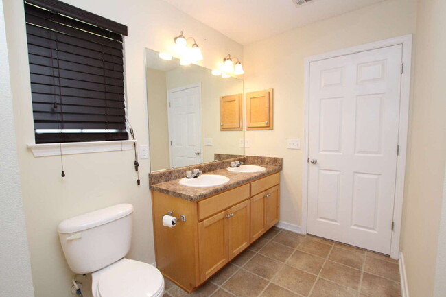 Building Photo - Pet Friendly 4BR Near NAS, Beaches & More!...