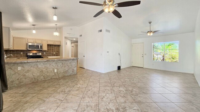 Building Photo - NEAR WESTGATE! Delightful 4bdr Corner Lot ...