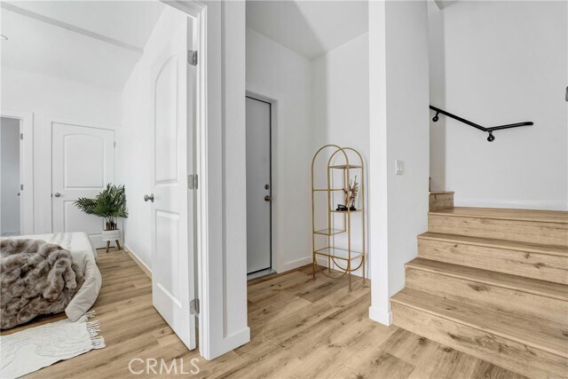 Building Photo - 11958 Vanowen St